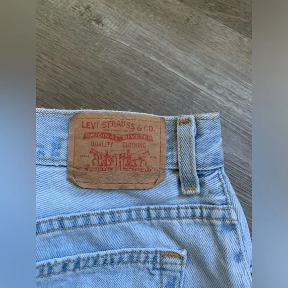 VTG Levi’s Mom Shorts Classic Denim Shorts Light Wash Blue Size 14 Size 32 Boho